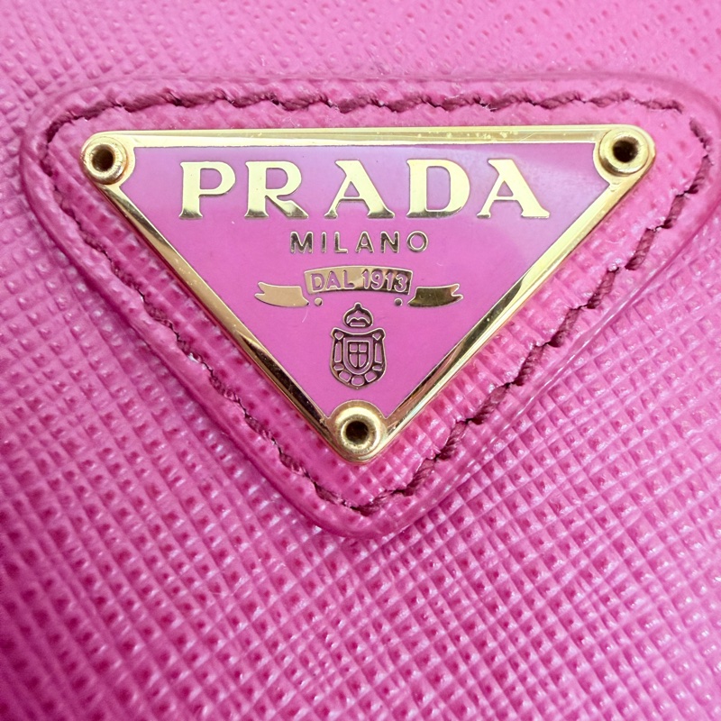 Prada桃粉防刮牛皮迷你貝殼手提斜背包-37