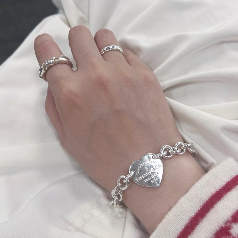 Tiffany純銀愛心手鍊-25