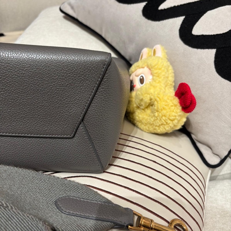 Celine sangle small bucket bag 灰色牛皮水桶袋 new logo-9