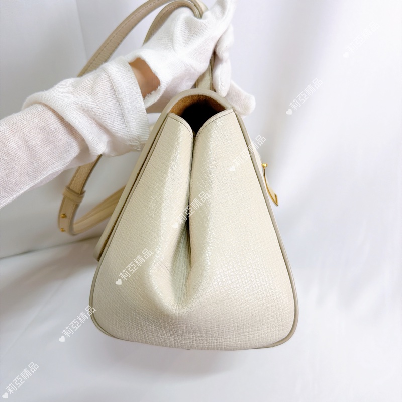 莉亞精品♡ Bv 白色斜背包 二手美包-6