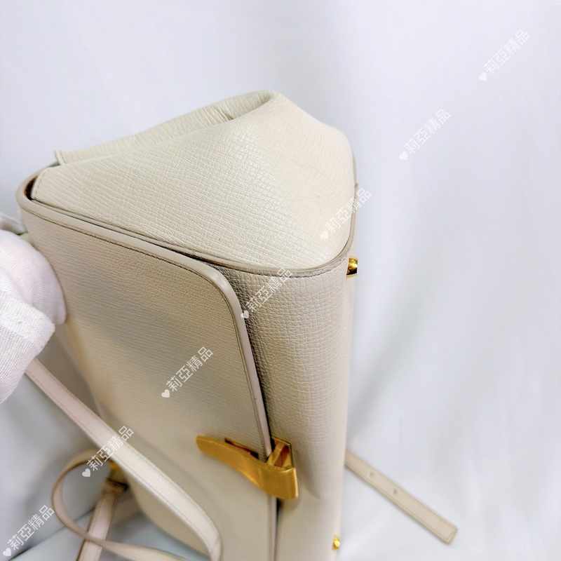 莉亞精品♡ Bv 白色斜背包 二手美包-11