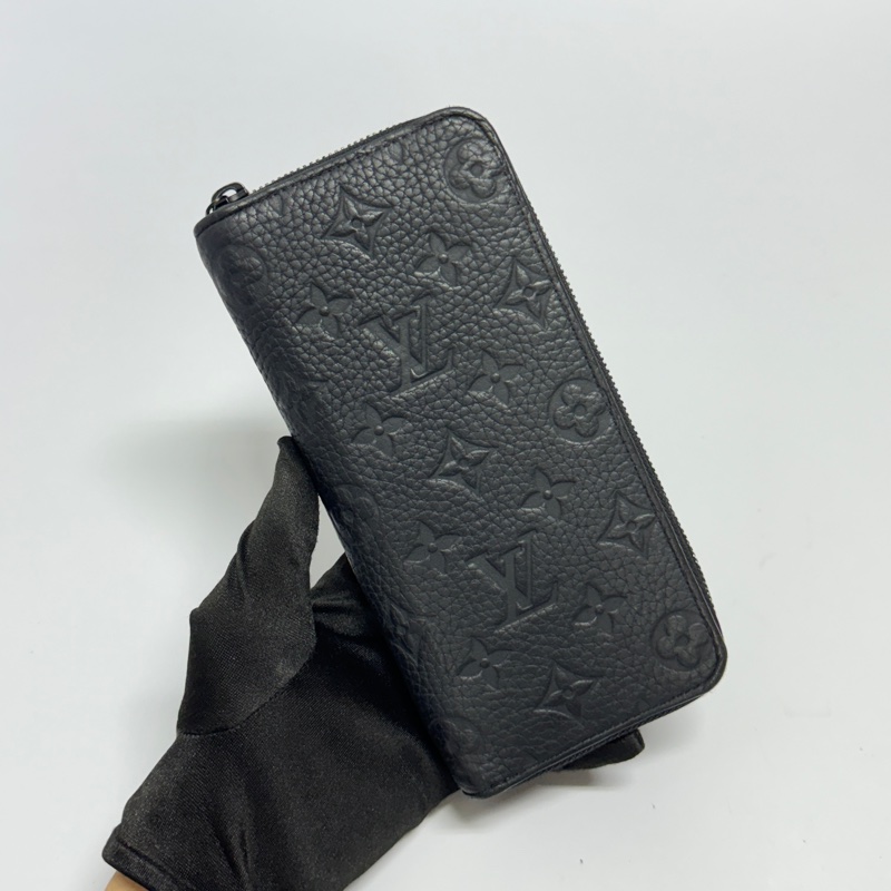 【晶片款/LV最頂級皮革】 LV M11721 Taurillon 黑壓紋牛皮長夾 (專櫃43,500)-4