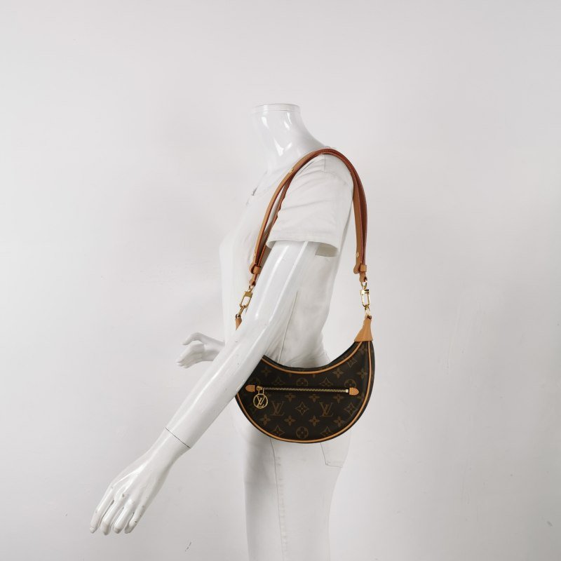 Louis Vuitton (LV) Loop植鞣革Monogram印花肩背包晶片款-1