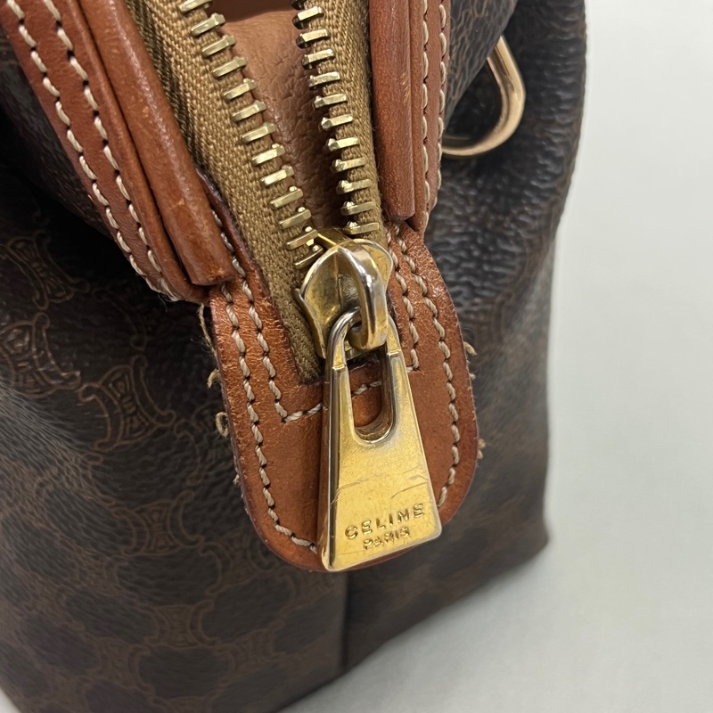 Celine Macadam 凱旋門老花系列棕色手拿化妝包 XC524-13