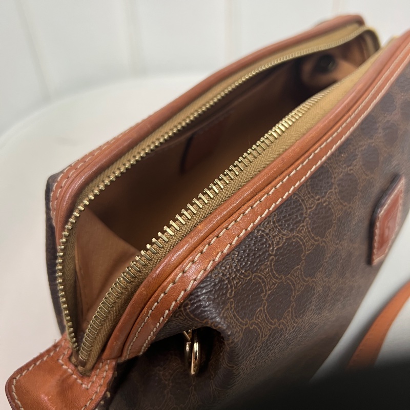 Celine Macadam 凱旋門老花系列棕色手拿化妝包 XC524-18