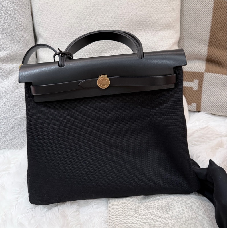Hermes/ Herbag 31/ 全黑帆布金扣/ Z刻-1