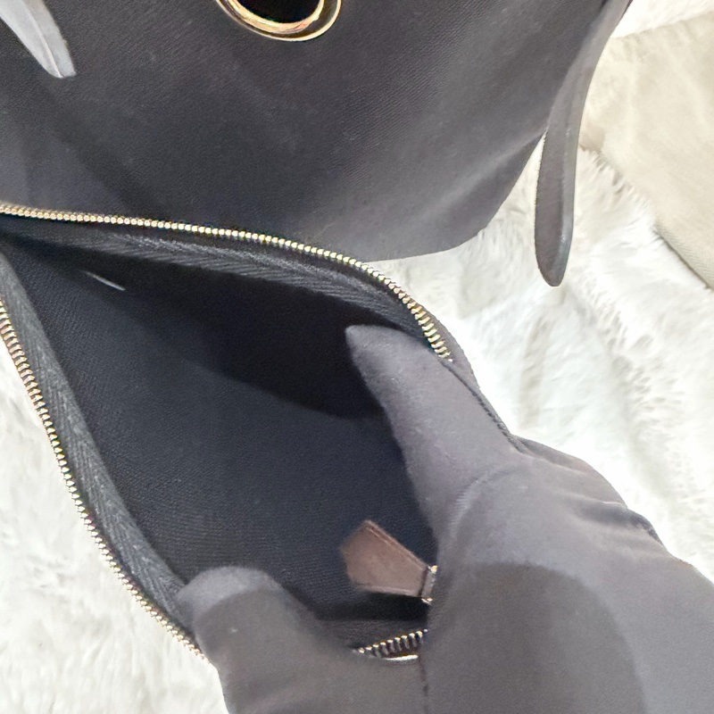 Hermes/ Herbag 31/ 全黑帆布金扣/ Z刻-13