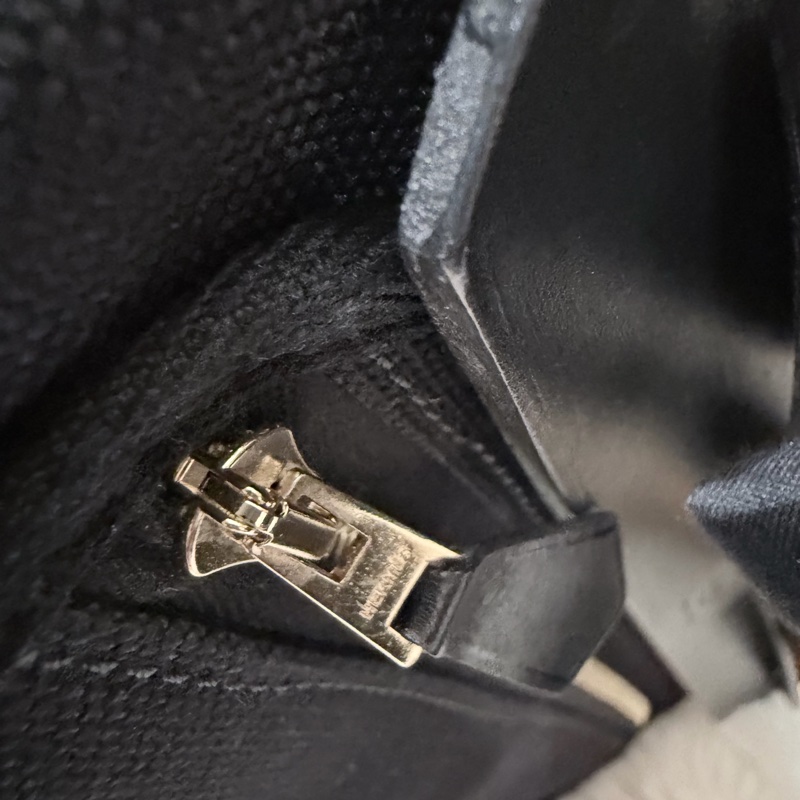 Hermes/ Herbag 31/ 全黑帆布金扣/ Z刻-23
