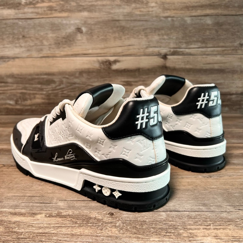 LV trainer 黑白熊貓 滿印 黑色老花 壓紋印花 浮雕 41碼-3