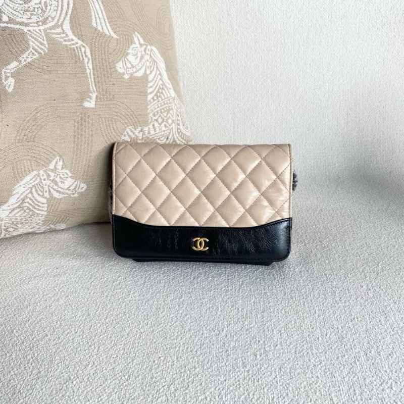 Chanel 流浪拼色woc鏈條包 黑色拼奶茶色 金扣 油蠟皮 19*13*4 9新 配件塵袋保卡-7