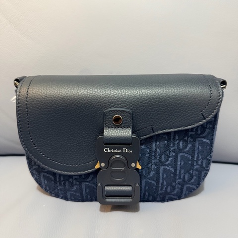 Dior saddle pouch bag