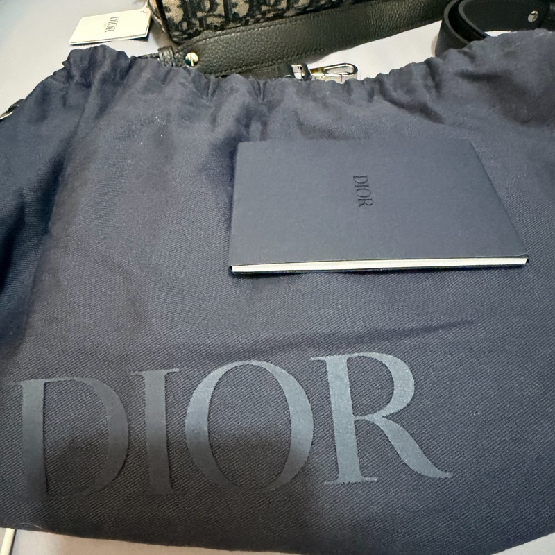 Dior roller bag-6