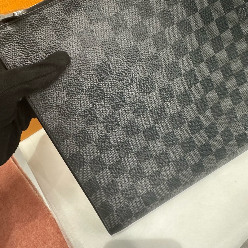 近全新🌟Louis Vuitton LV Portfolio 大手拿包 |Classic Trend CT精品|台北東區實體-4