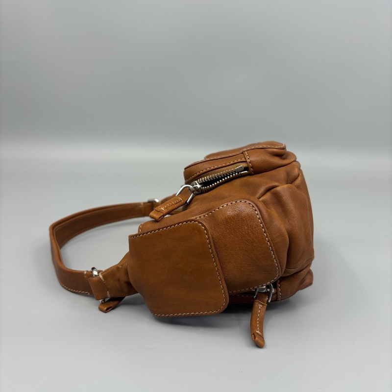 MIUMIU 繆繆 pocket腋下hobo 機車 尺寸24*12-3