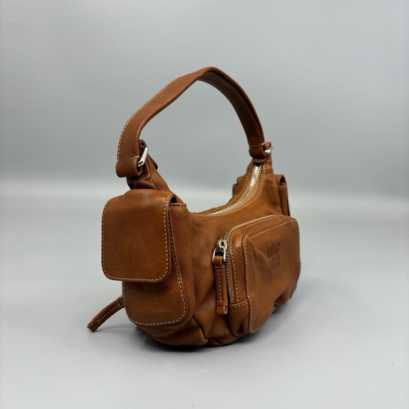 MIUMIU 繆繆 pocket腋下hobo 機車 尺寸24*12-7
