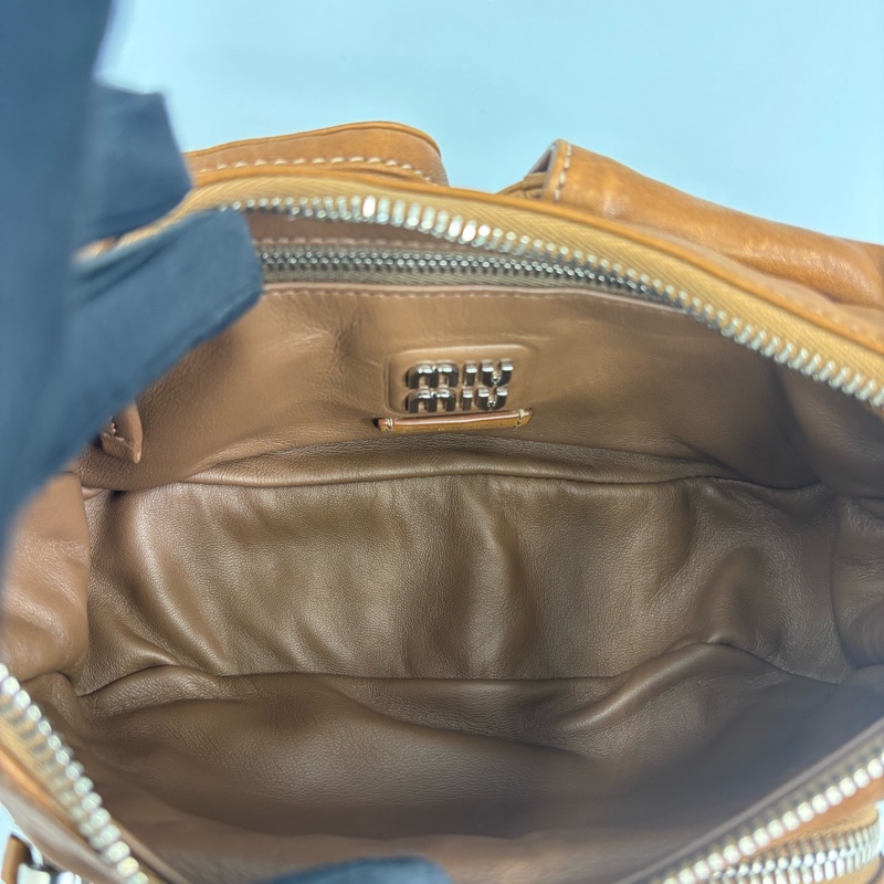 MIUMIU 繆繆 pocket腋下hobo 機車 尺寸24*12-8