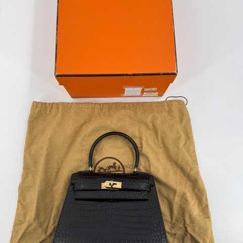 Hermès Kelly 20 Sellier Noir Shiny Niloticus Crocodile with GHW and Round Brilliant Cut Diamonds