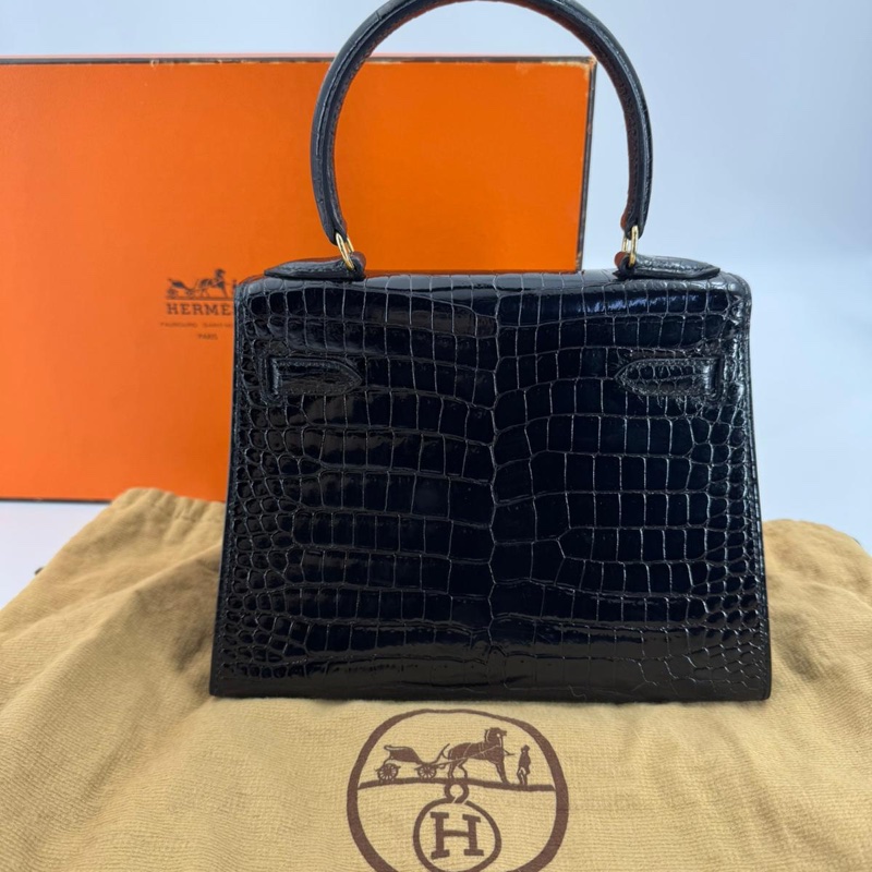 Hermès Kelly 20 Sellier Noir Shiny Niloticus Crocodile with GHW and Round Brilliant Cut Diamonds-3