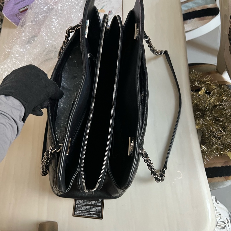 香奈兒 黑色銀鍊荔枝牛皮托特肩背包-15