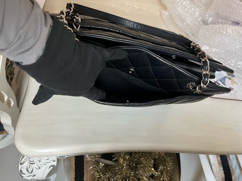 香奈兒 黑色銀鍊荔枝牛皮托特肩背包-17