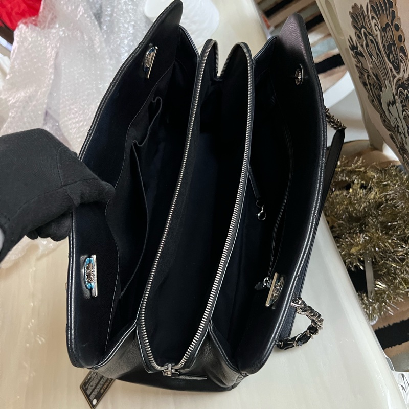 香奈兒 黑色銀鍊荔枝牛皮托特肩背包-19