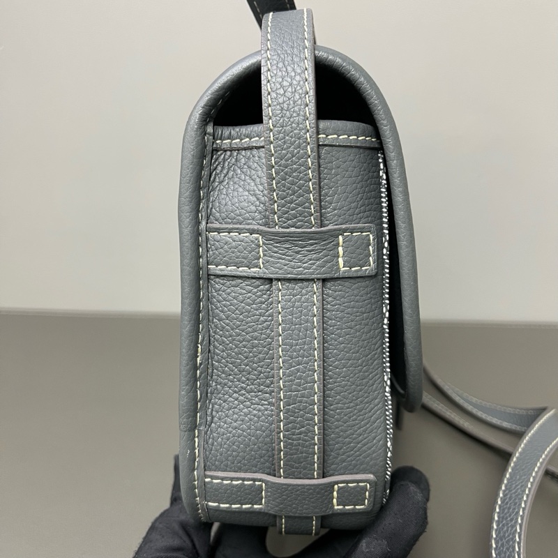 99新✨戈雅/Goyard 23年 Belvedere狗牙 灰色小號 郵差包 單肩包斜挎包 經典狗牙紋,銀扣✨正品-2