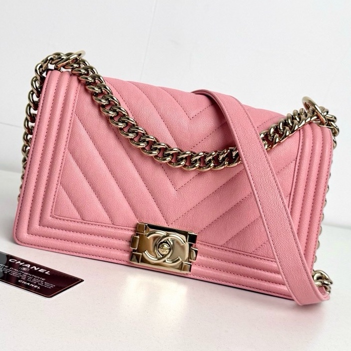 【全新品】Chanel 香奈兒 27開 櫻花粉金扣v紋荔枝牛皮Leboy中號鏈條包-1