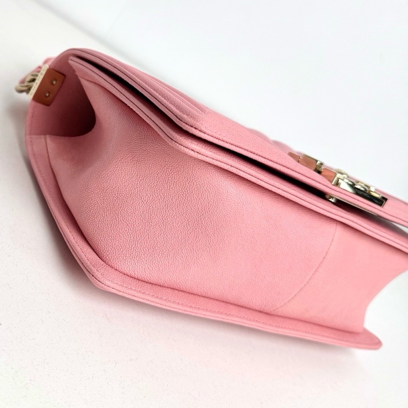 【全新品】Chanel 香奈兒 27開 櫻花粉金扣v紋荔枝牛皮Leboy中號鏈條包-12