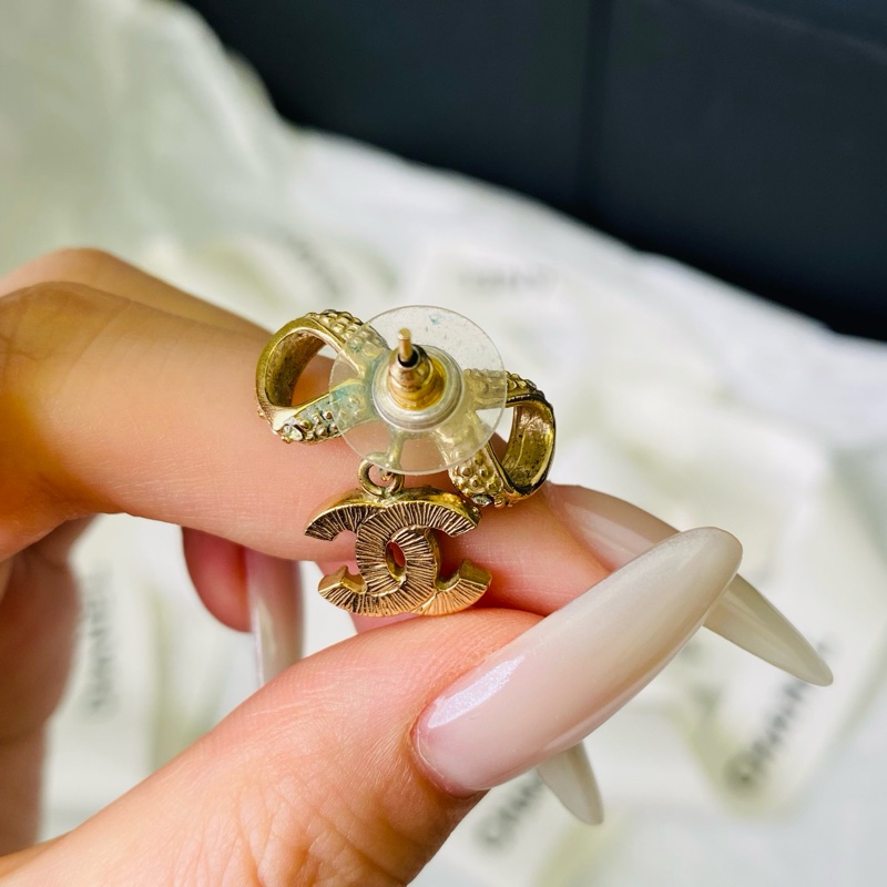 CHANEL香奈兒蝴蝶結雙C水鑽logo金色耳釘-4