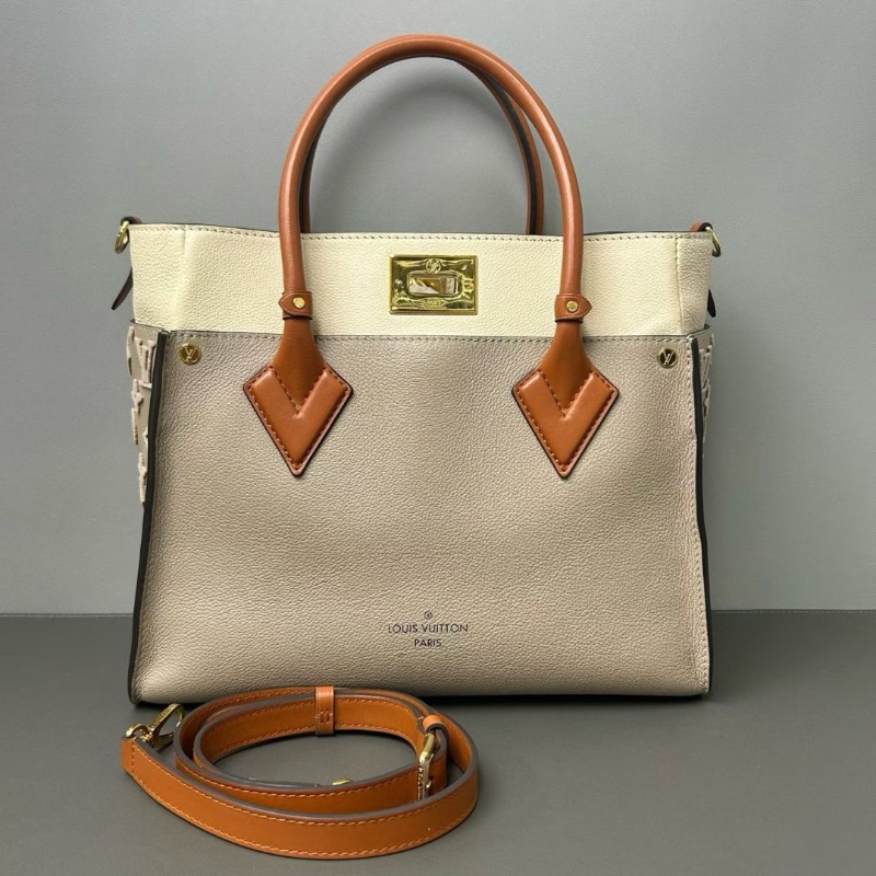 LV On My Side 中號 粒面牛皮 拼接米白色皮革 30.5 *14 *24.5 cm 9新 配件肩帶 塵袋-1