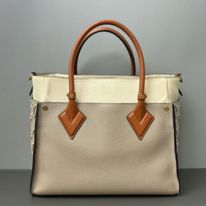 LV On My Side 中號 粒面牛皮 拼接米白色皮革 30.5 *14 *24.5 cm 9新 配件肩帶 塵袋-2