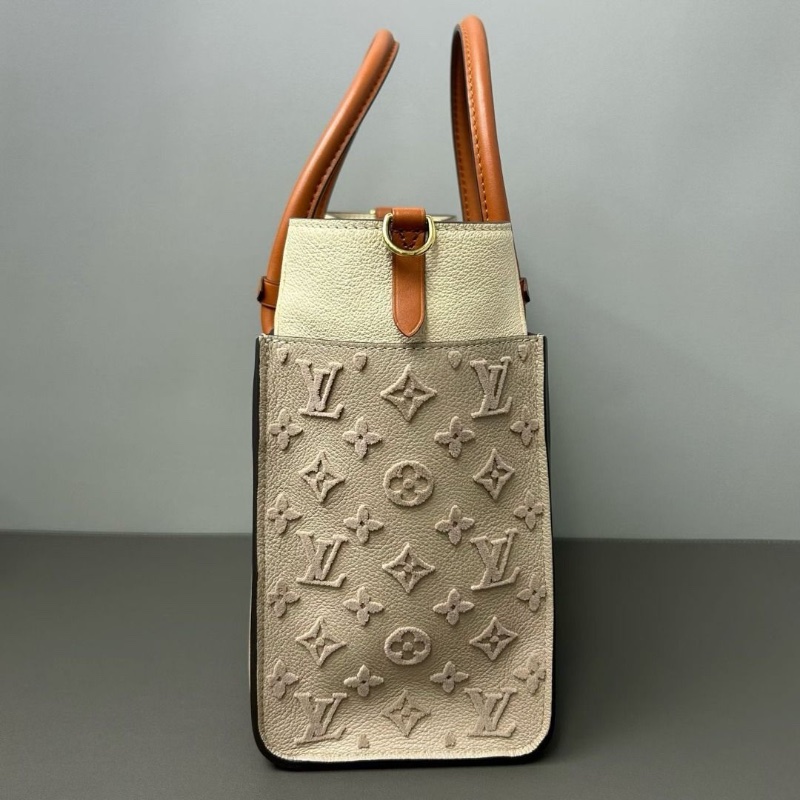 LV On My Side 中號 粒面牛皮 拼接米白色皮革 30.5 *14 *24.5 cm 9新 配件肩帶 塵袋-7
