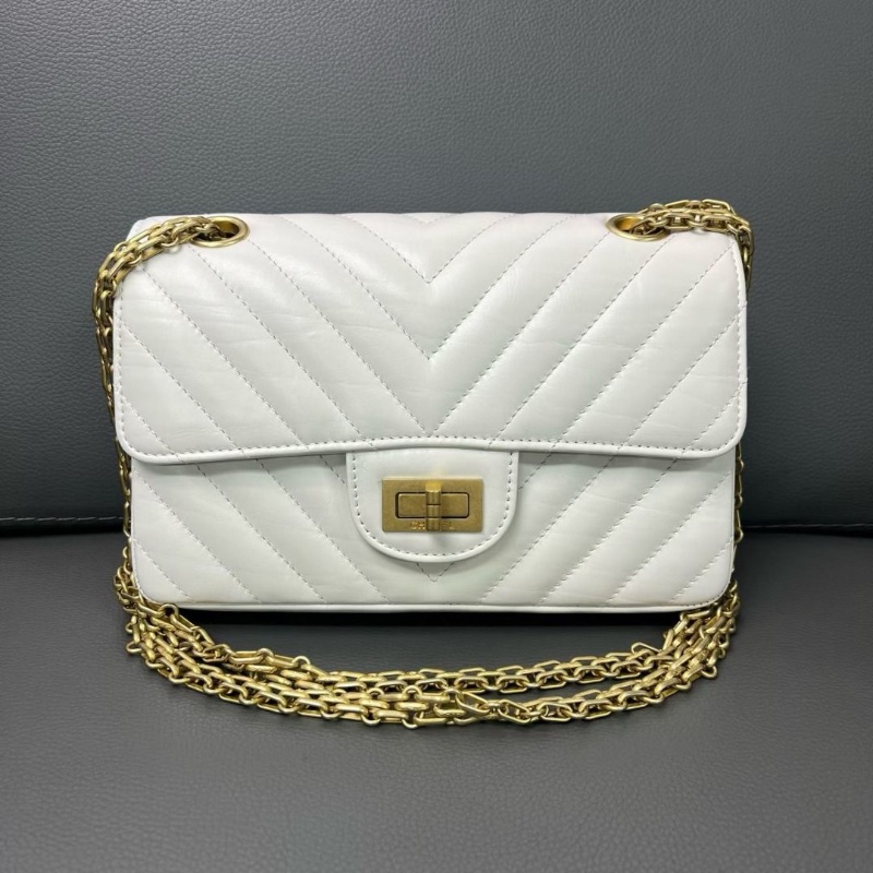 Chanel 2.55鏈條包 白金V紋 芯片款 鏈條肩帶 20*8*13cm 95新 配件塵袋-1