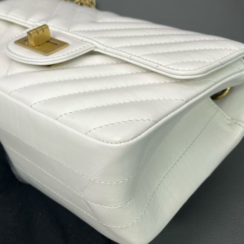Chanel 2.55鏈條包 白金V紋 芯片款 鏈條肩帶 20*8*13cm 95新 配件塵袋-5