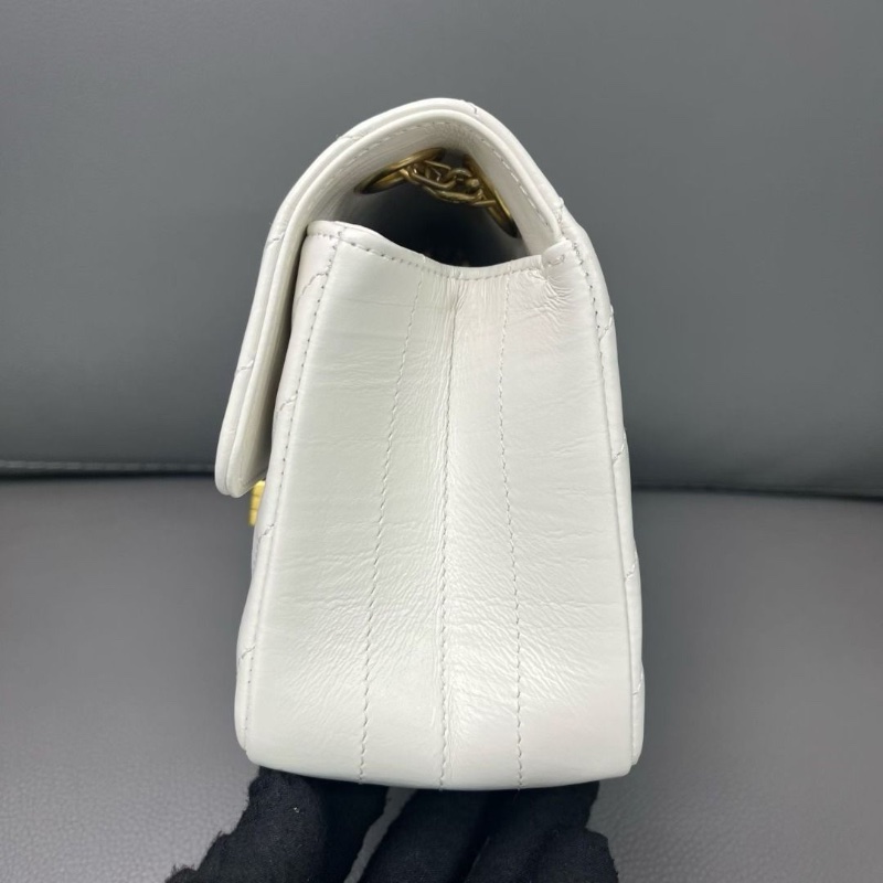 Chanel 2.55鏈條包 白金V紋 芯片款 鏈條肩帶 20*8*13cm 95新 配件塵袋-6