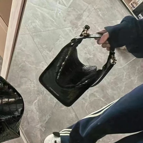 Balenciaga 黑色鱷魚皮壓紋 tool tote 水桶包 17*9*23 9新 配件塵袋 肩帶 子母袋