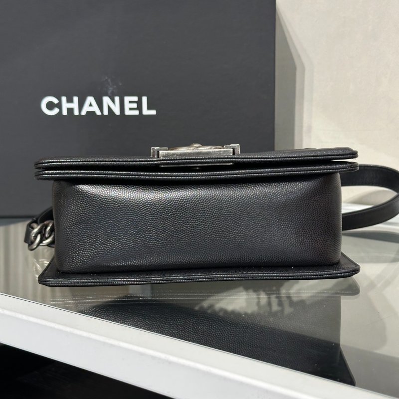 CHANEL Boy20 粒面牛皮口蓋包 - 黑銀-5