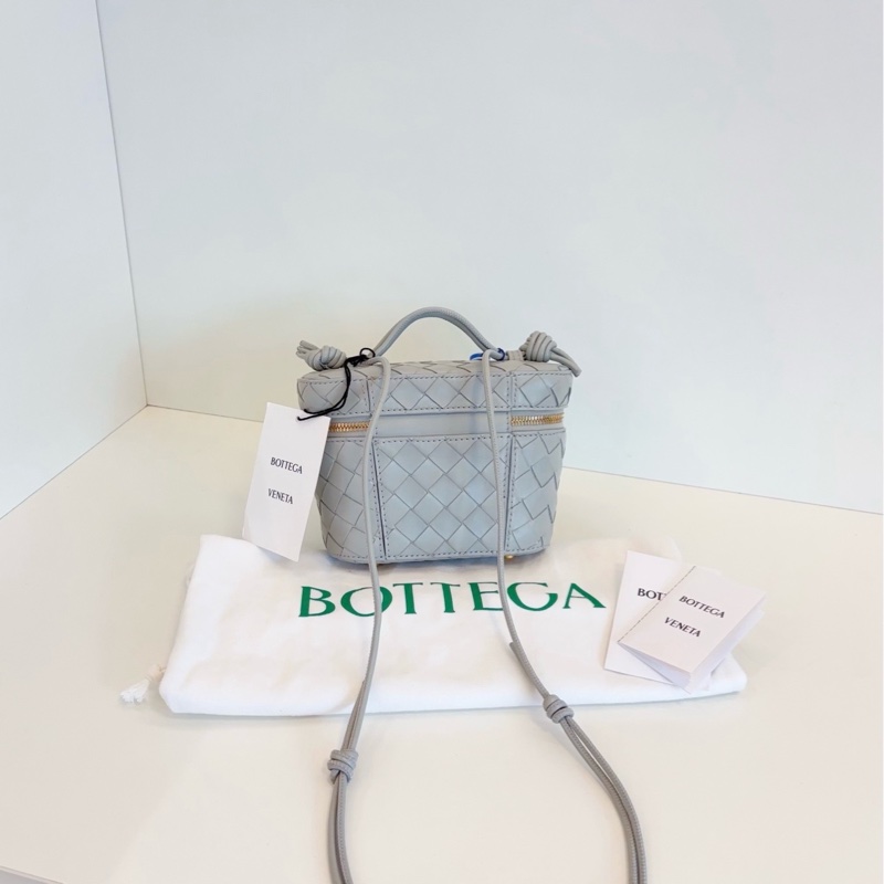 ✨BV|bangbang vanity case淺灰色金扣新款 mini Box 盒子包化妝包|閒置新-3