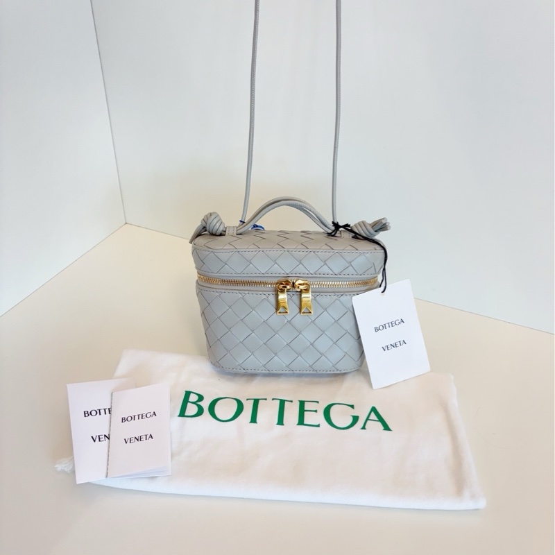 ✨BV|bangbang vanity case淺灰色金扣新款 mini Box 盒子包化妝包|閒置新-7
