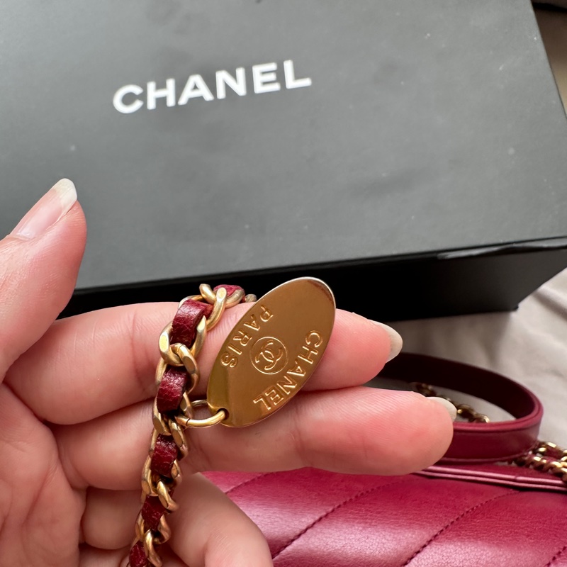 《近全新》CHANEL 酒紅色同色雙C羊皮鍊帶包｜21開保卡｜五金膜在｜送禮自用皆可-2
