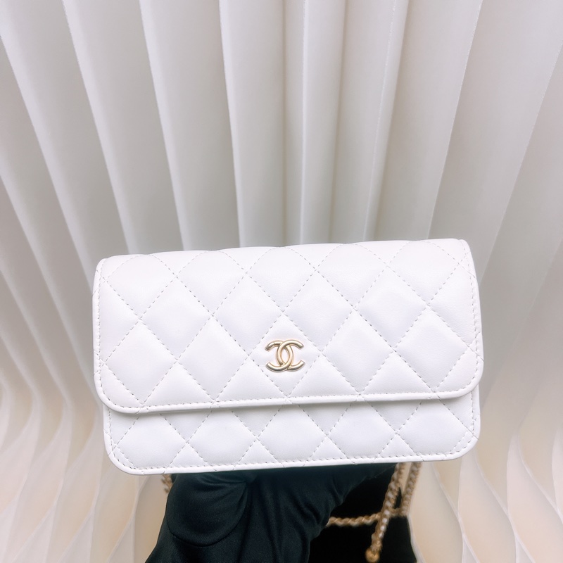 Chanel mini woc 白色金球鏈條包-1