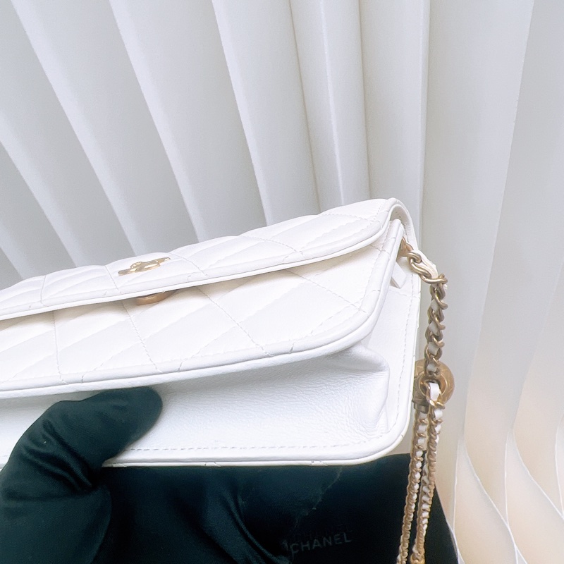 Chanel mini woc 白色金球鏈條包-3