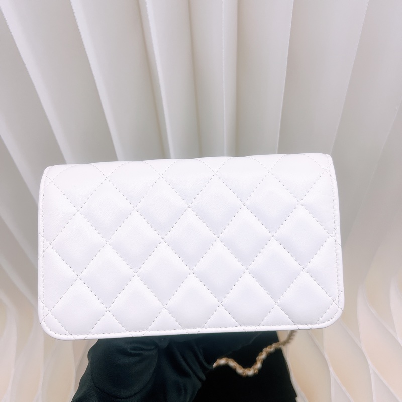 Chanel mini woc 白色金球鏈條包-6
