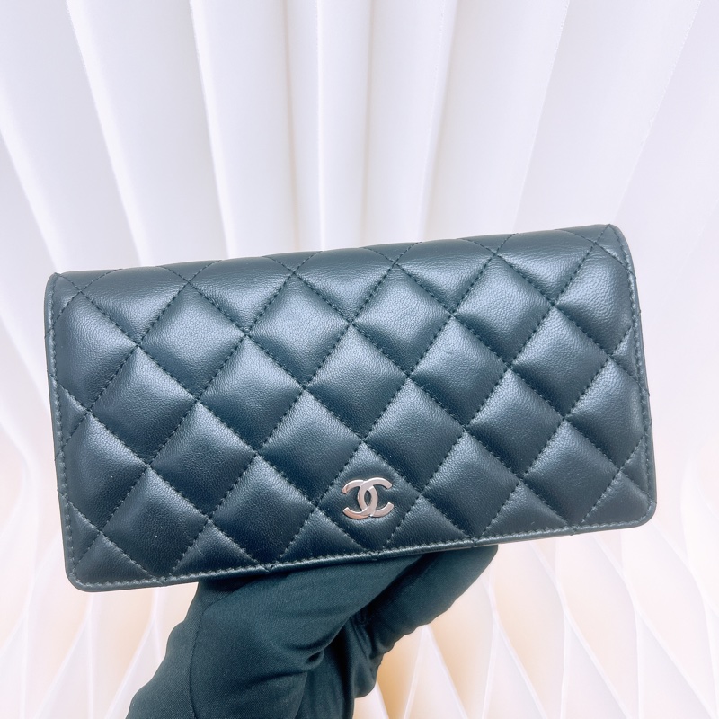 Chanel 黑銀長夾/護照夾-1