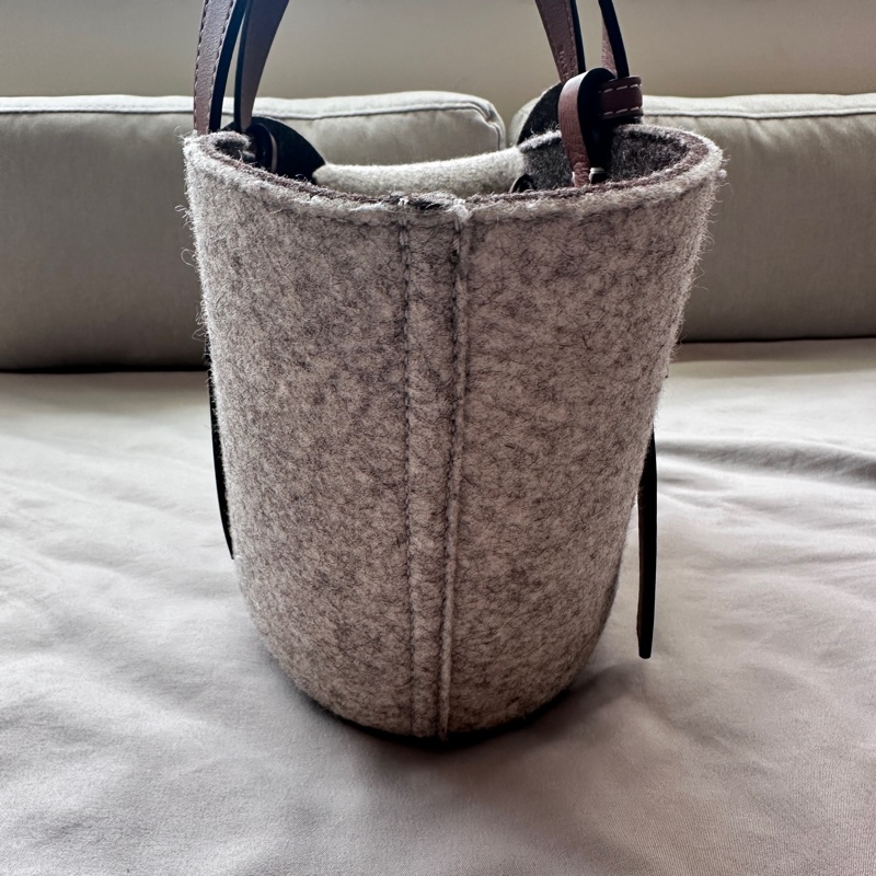 LOEWE 小飛象羊毛氈托特包🩶超輕量 渡假日常都好用-4