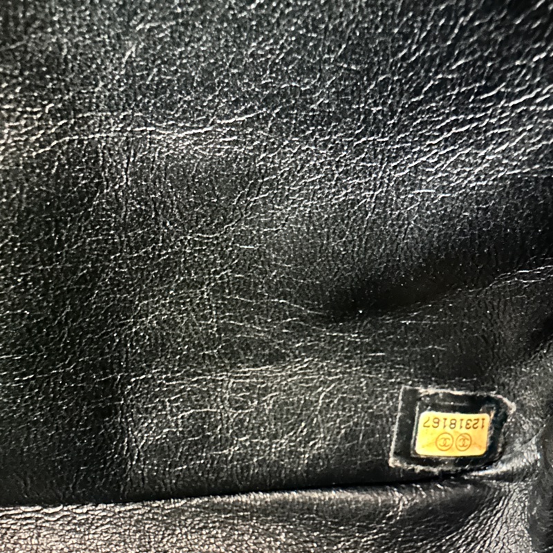 CHANEL 2.55 So Black|黑鍊黑釦× 油蠟羊皮|低調白搭-13