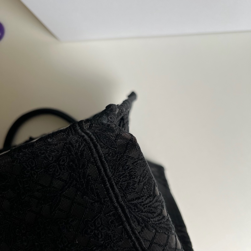 Christian Dior 的黑色蕾絲蝴蝶刺繡 Book Tote 手提包 二手美包-17