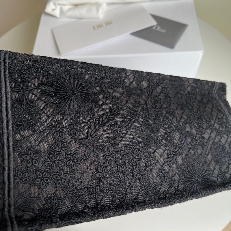 Christian Dior 的黑色蕾絲蝴蝶刺繡 Book Tote 手提包 二手美包-19