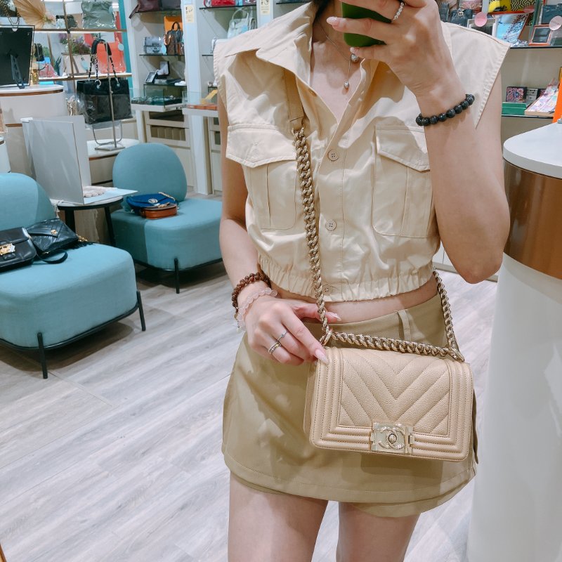 TK2069 香奈兒 牛皮 Chanel Boy Small 20cm Chevron Caviar Beige X GHW-2