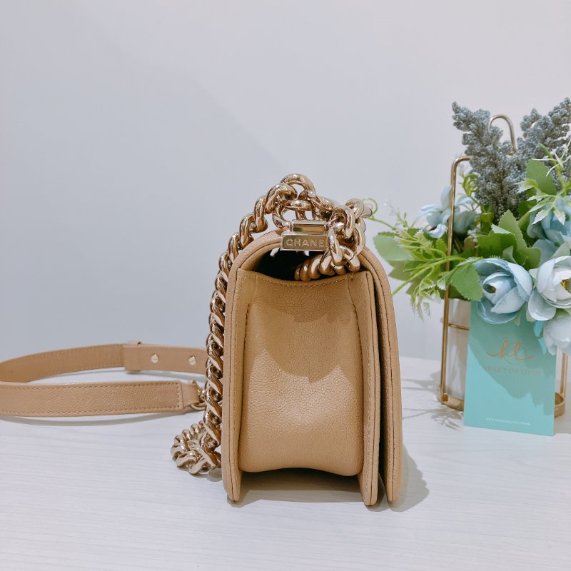TK2069 香奈兒 牛皮 Chanel Boy Small 20cm Chevron Caviar Beige X GHW-4